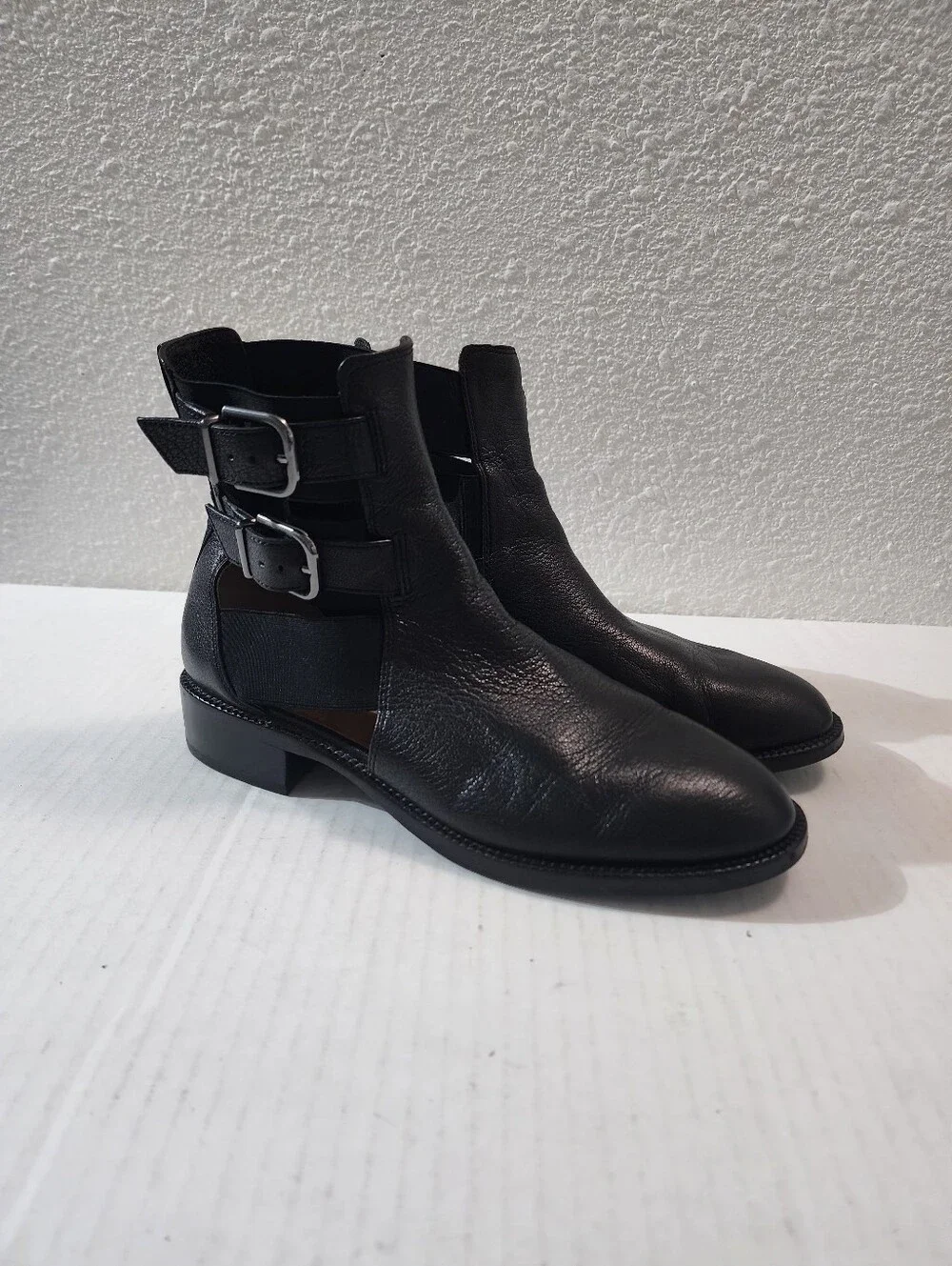 Via Spiga Birna Women Black Leather Cutout Moto Biker Ankle Boots Size 7 M